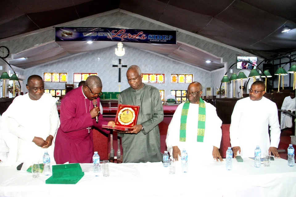 Religion Should Bring Nigerians Together, Not Tear Them Apart — Fashola FASH-2.jpg_1787552829-960x640