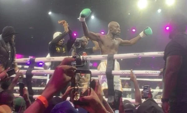 Celebrity Boxing: Carter Efe Beats Portable, Gets N50m Gift As Singer Claims He Was Robbed Carter Efe X Portable